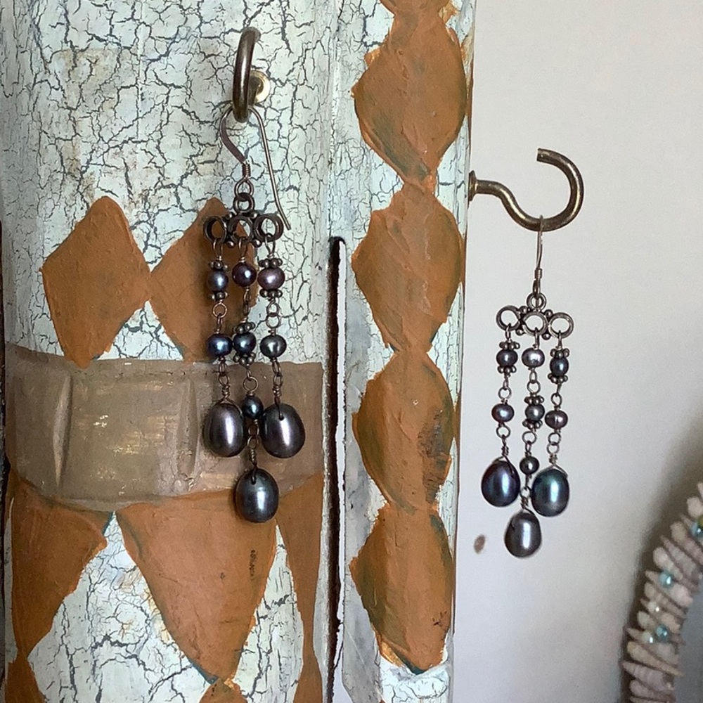 Vintage grey pearl chandelier earrings